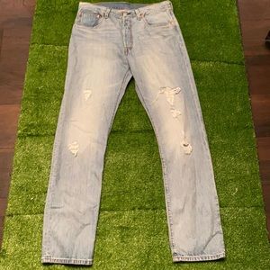 Levi’s Distressed Jeans